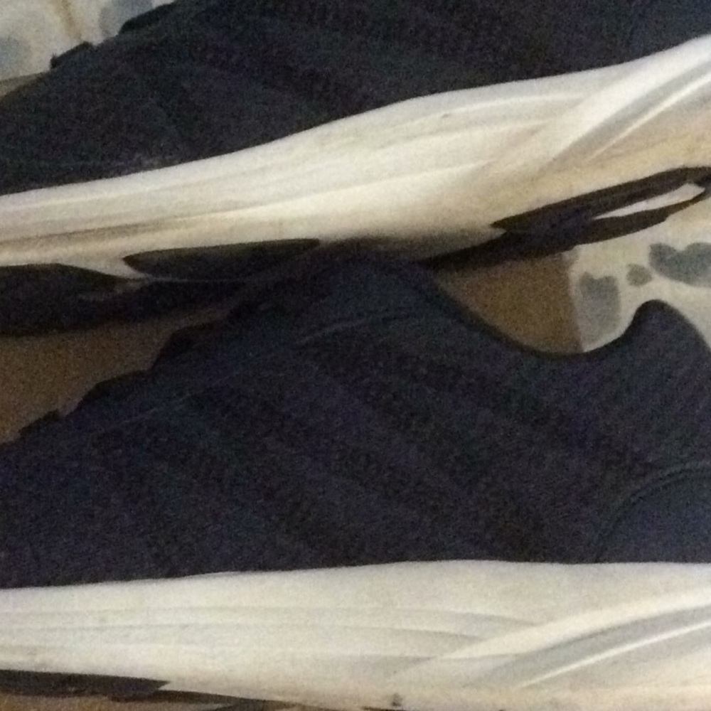 Vionic sneakers - Picture 2 of 4